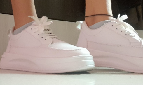stylish sneakers for women